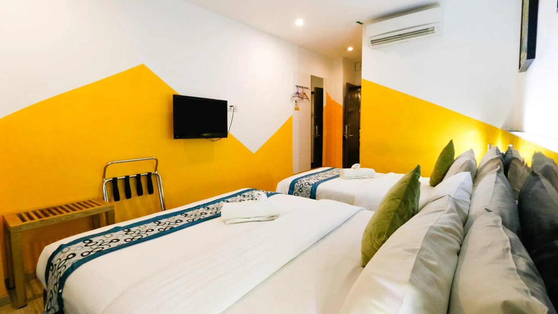 Golden Roof Hotel Ampang Ipoh 3*,