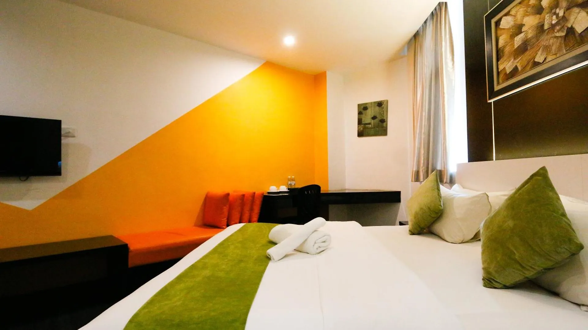 Golden Roof Hotel Ampang Ipoh 3*,