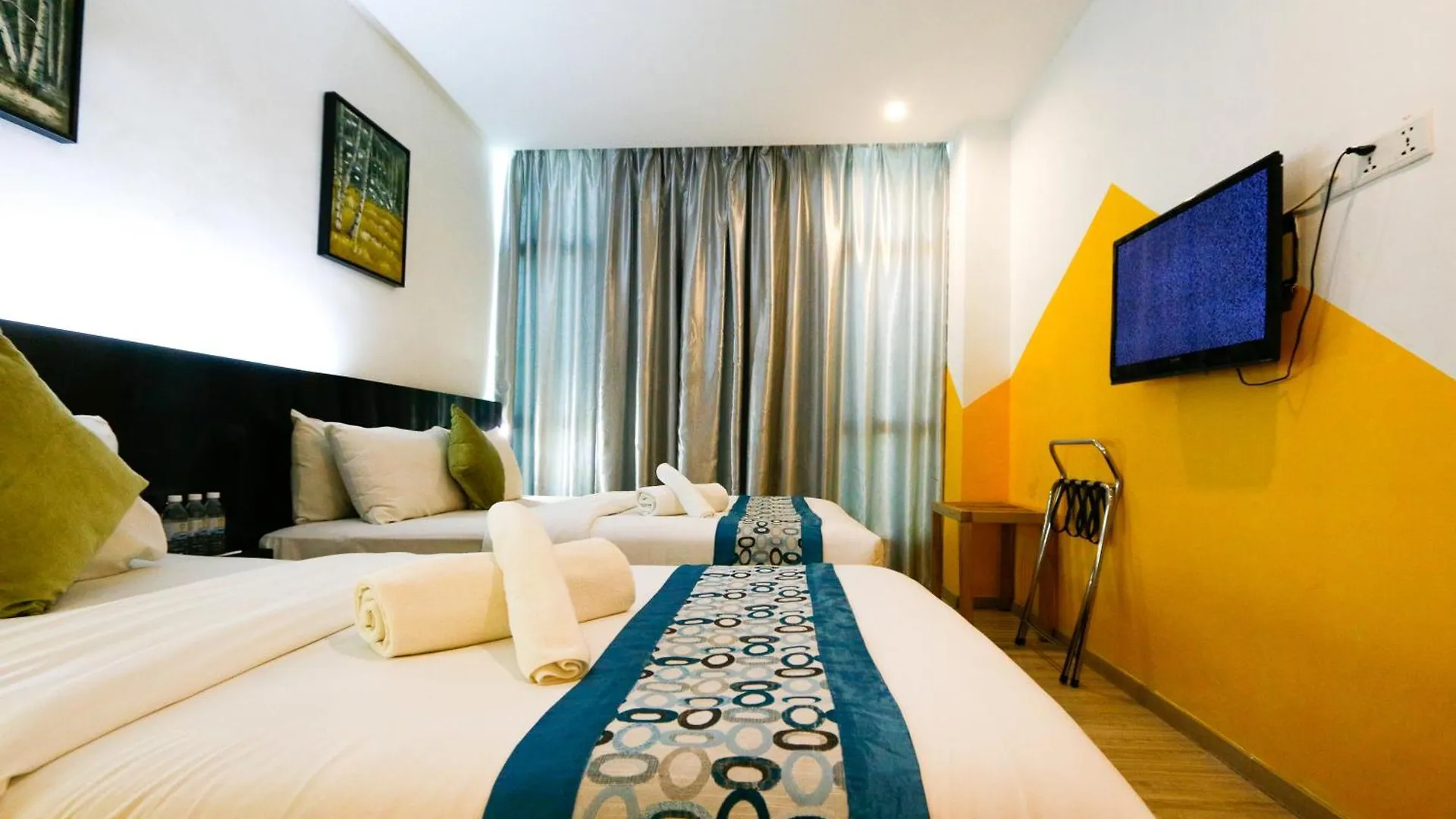 Golden Roof Hotel Ampang Ipoh 3*,